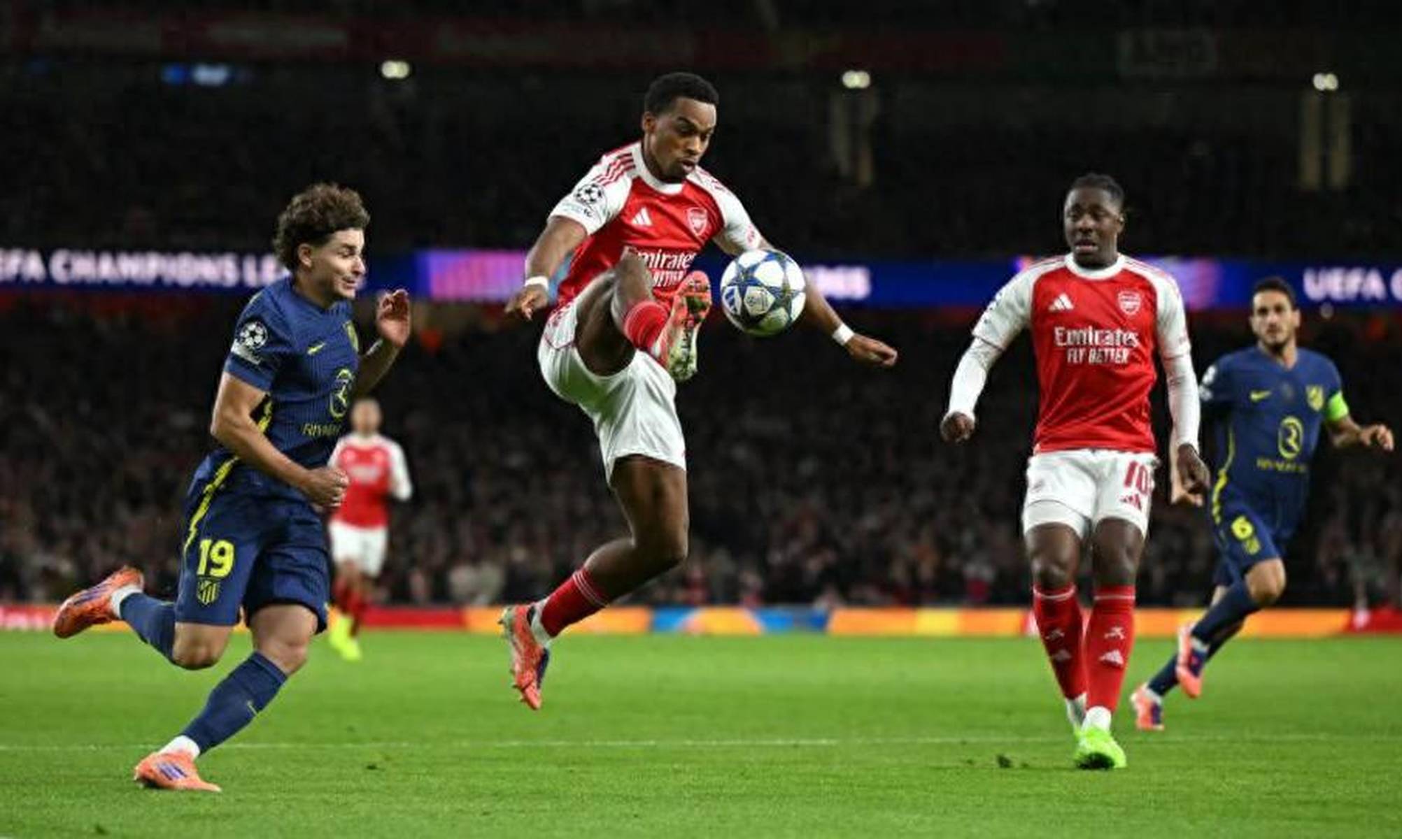 yy易游官方官网包含清晨比利亚雷亚尔备战英超;造点机会细节曝光;媒体盛赞;训练强度明显提升的词条