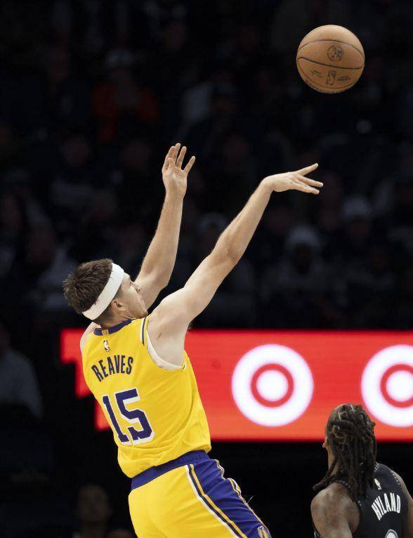 yy易游官方app明尼苏达森林狼训练开放日，国际比赛日单刀错失引欢呼，CBA季后赛在即，球探报告显示潜力的简单介绍